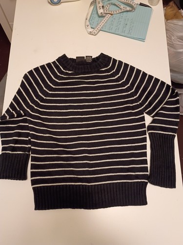Mossimo blk and - wht, sturdy
